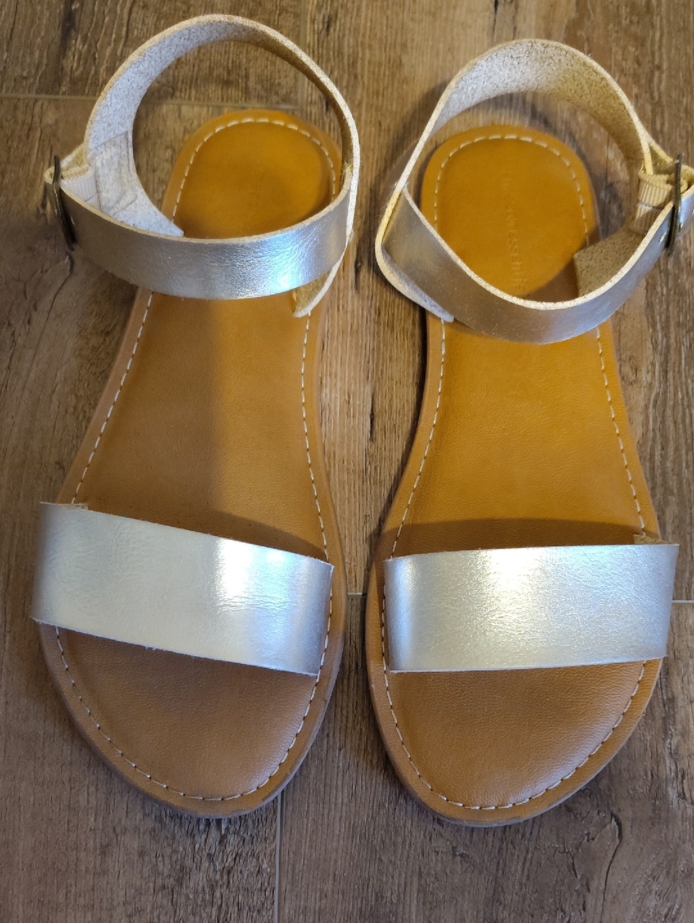 Amazon Essentials Women's Open Toe Ankle Strap Slingback Sandals Gold 6.5